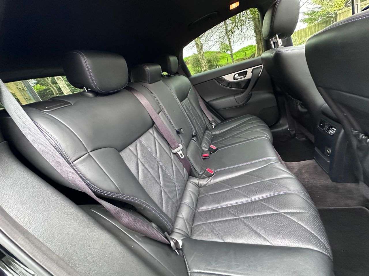 2015 INFINITI QX70 2015 INFINITI QX70