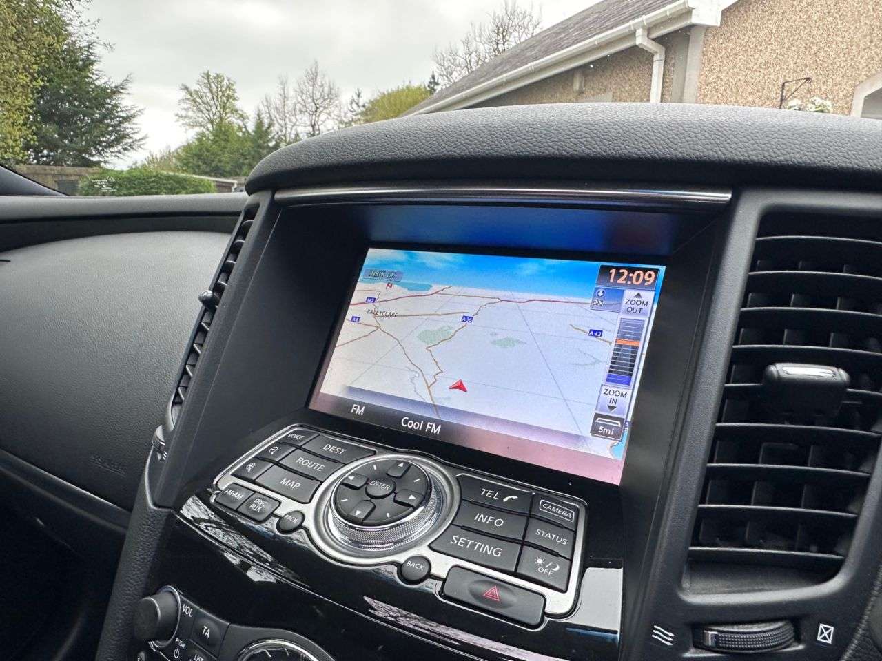 2015 INFINITI QX70 2015 INFINITI QX70
