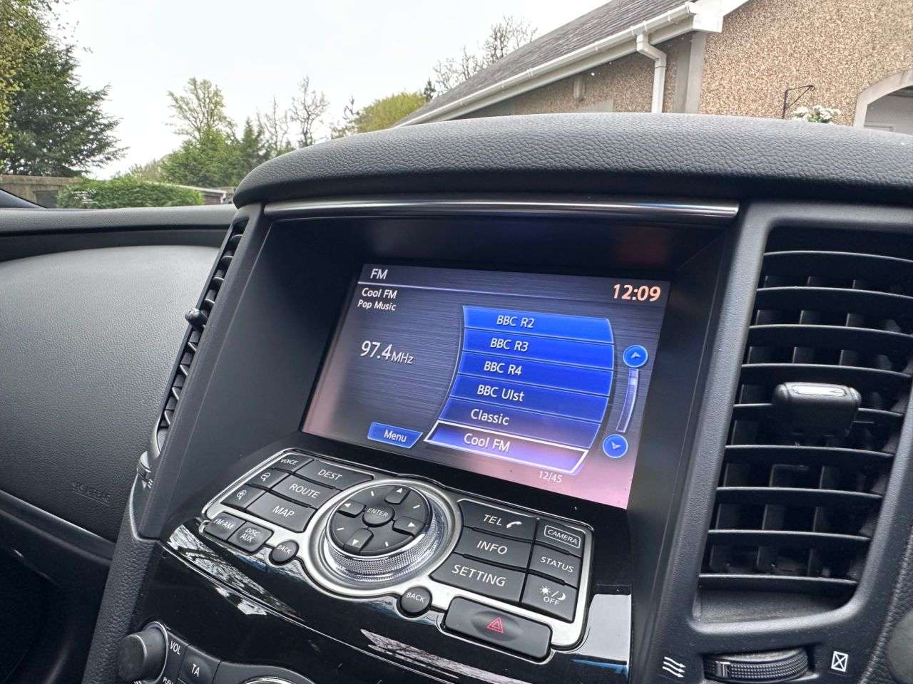 2015 INFINITI QX70 2015 INFINITI QX70