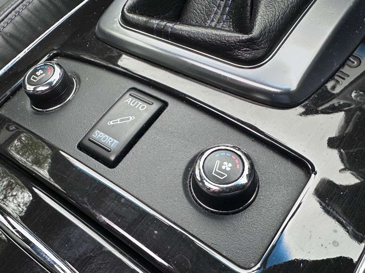 2015 INFINITI QX70 2015 INFINITI QX70