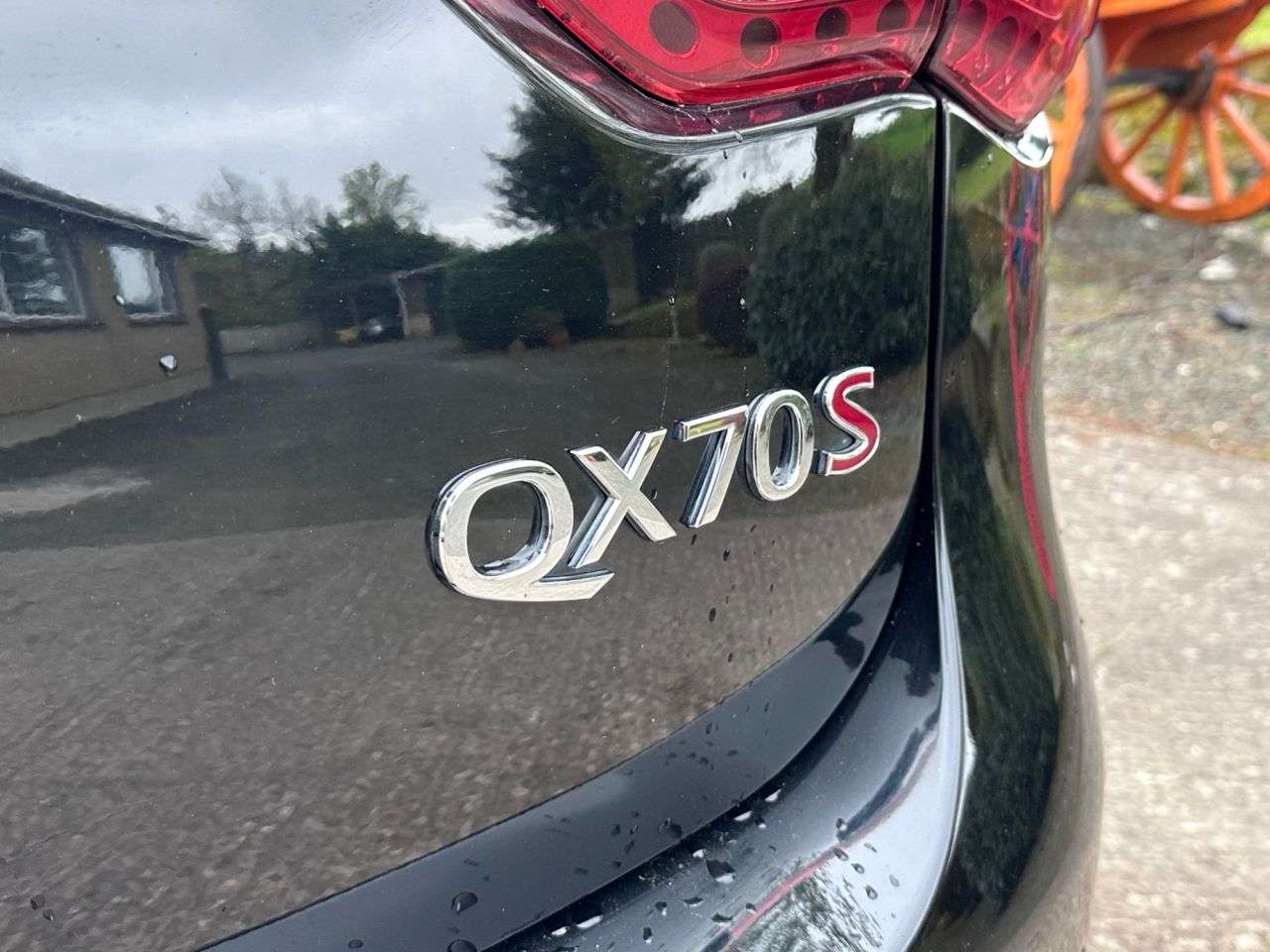 2015 INFINITI QX70 2015 INFINITI QX70