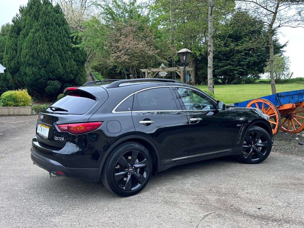 2015 INFINITI QX70 2015 INFINITI QX70