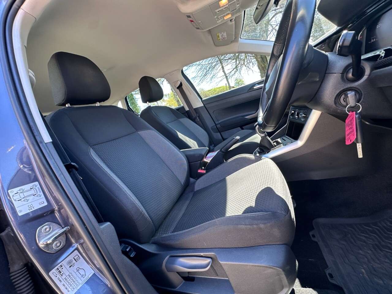 A 2022 VOLKSWAGEN POLO 1.0 TSI Life Hatchback 5dr Petrol Manual Euro 6 (s/s) (95 ps) A 2022 VOLKSWAGEN POLO 1.0 TSI Life Hatchback 5dr Petrol Manual Euro 6 (s/s) (95 ps)