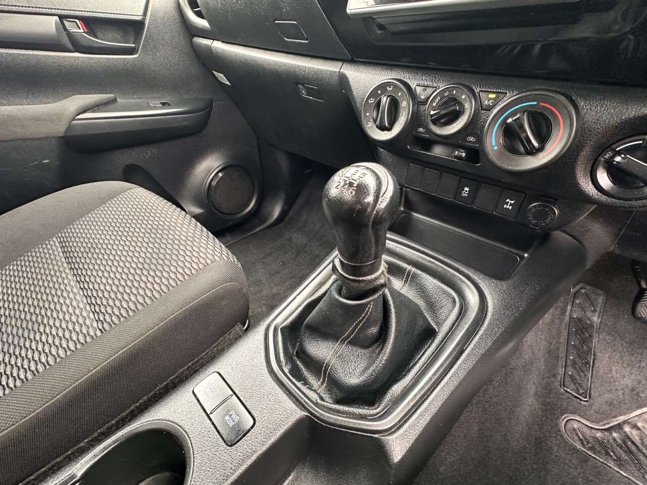 A 2018 TOYOTA HI-LUX 2.4 D-4D Active Pickup 2dr Diesel Manual 4WD Euro 6 (3.5t) (150 ps) A 2018 TOYOTA HI-LUX 2.4 D-4D Active Pickup 2dr Diesel Manual 4WD Euro 6 (3.5t) (150 ps)