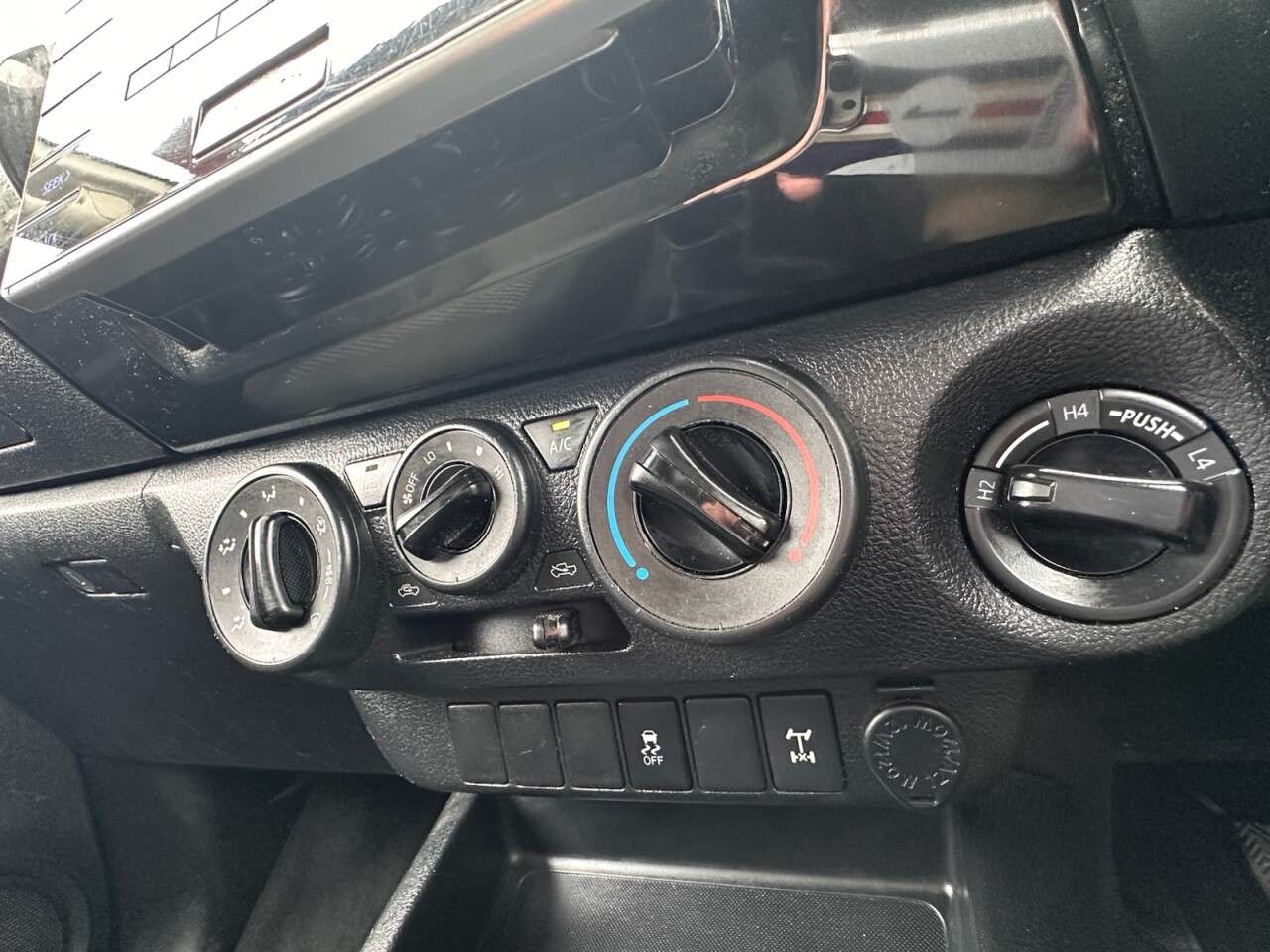 2018 TOYOTA HI-LUX 2018 TOYOTA HI-LUX