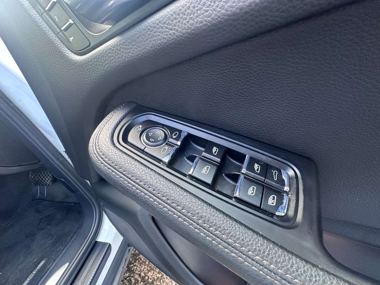 2016 PORSCHE MACAN 2016 PORSCHE MACAN