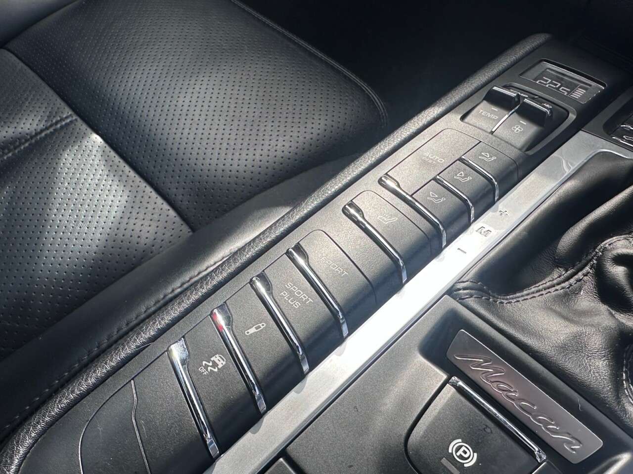 2016 PORSCHE MACAN 2016 PORSCHE MACAN
