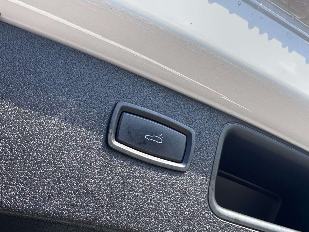 2016 PORSCHE MACAN 2016 PORSCHE MACAN