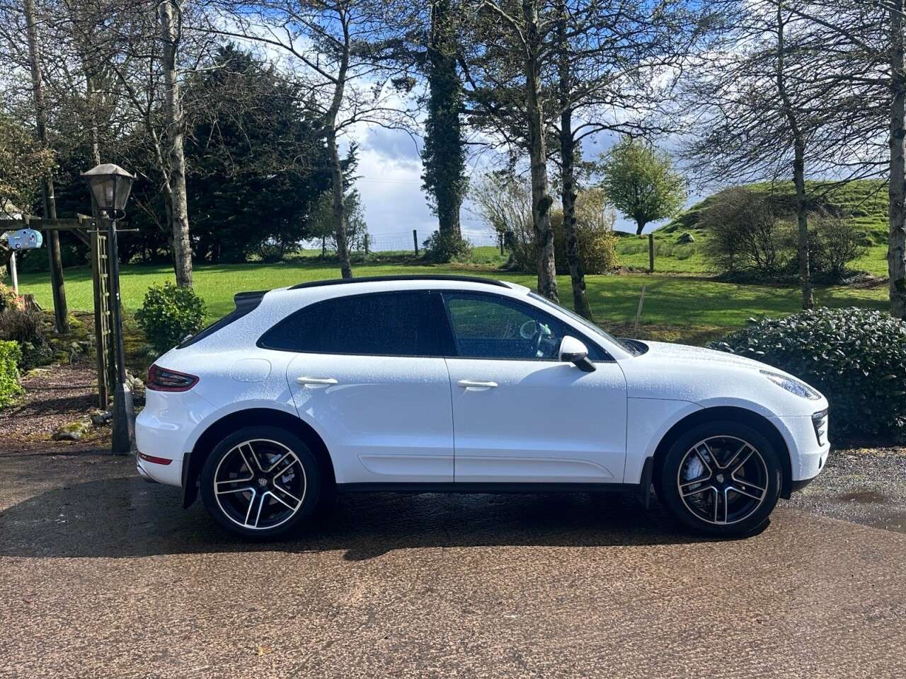 2016 PORSCHE MACAN 2016 PORSCHE MACAN