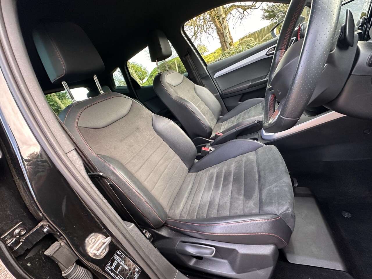 A 2023 SEAT ARONA 1.0 TSI FR Edition SUV 5dr Petrol DSG Euro 6 (s/s) (110 ps) A 2023 SEAT ARONA 1.0 TSI FR Edition SUV 5dr Petrol DSG Euro 6 (s/s) (110 ps)