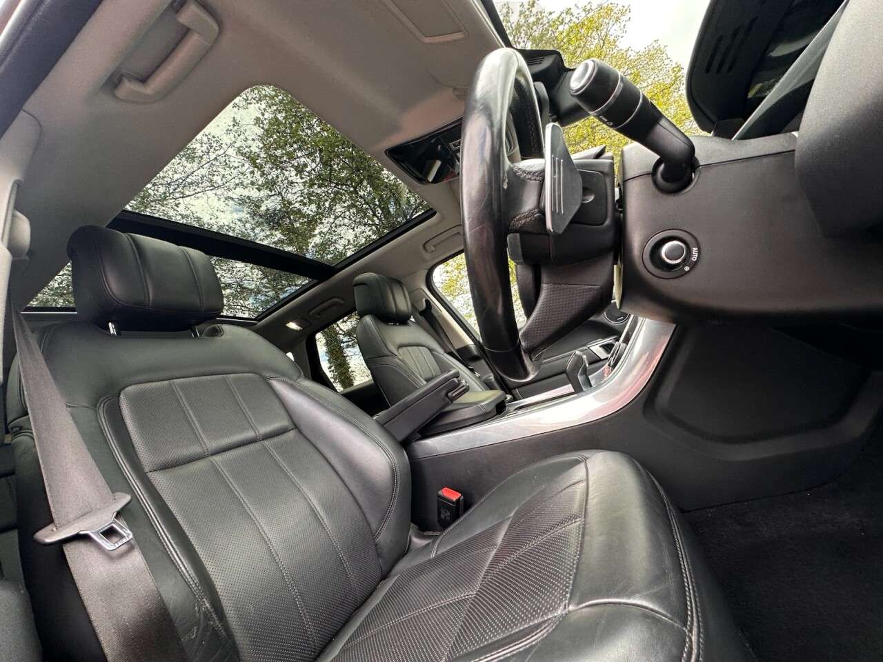 A 2021 LAND ROVER RANGE ROVER SPORT 3.0 SD V6 HSE Dynamic SUV 5dr Diesel Auto 4WD Euro 6 (s/s) (306 ps) A 2021 LAND ROVER RANGE ROVER SPORT 3.0 SD V6 HSE Dynamic SUV 5dr Diesel Auto 4WD Euro 6 (s/s) (306 ps)
