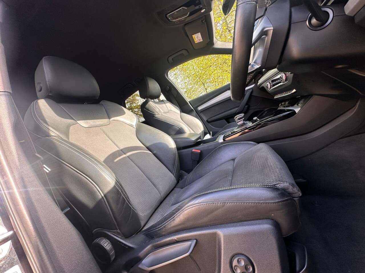 A 2022 AUDI Q5 2.0 TDI 40 S line SUV 5dr Diesel S Tronic quattro Euro 6 (s/s) (204 ps) A 2022 AUDI Q5 2.0 TDI 40 S line SUV 5dr Diesel S Tronic quattro Euro 6 (s/s) (204 ps)
