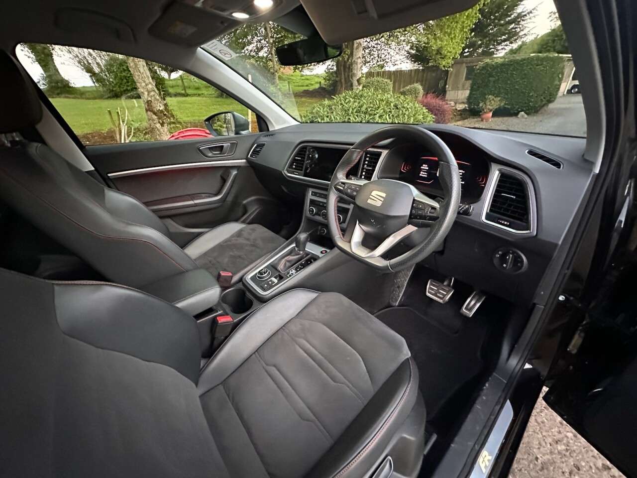 A 2024 SEAT ATECA 1.5 TSI EVO FR SUV 5dr Petrol DSG Euro 6 (s/s) (150 ps) A 2024 SEAT ATECA 1.5 TSI EVO FR SUV 5dr Petrol DSG Euro 6 (s/s) (150 ps)