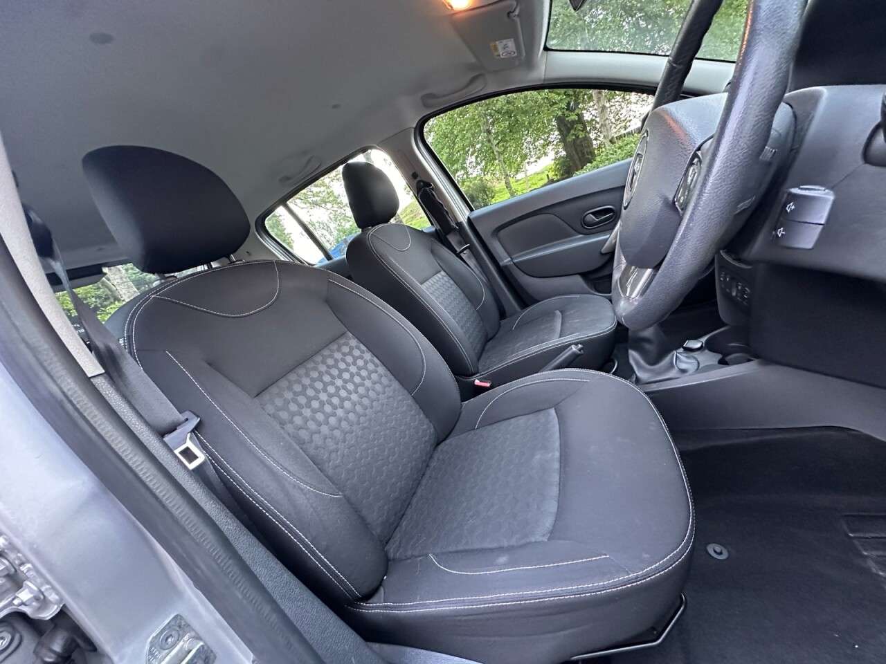 A 2015 DACIA SANDERO 1.5 dCi Laureate Hatchback 5dr Diesel Manual Euro 5 (90 ps) A 2015 DACIA SANDERO 1.5 dCi Laureate Hatchback 5dr Diesel Manual Euro 5 (90 ps)