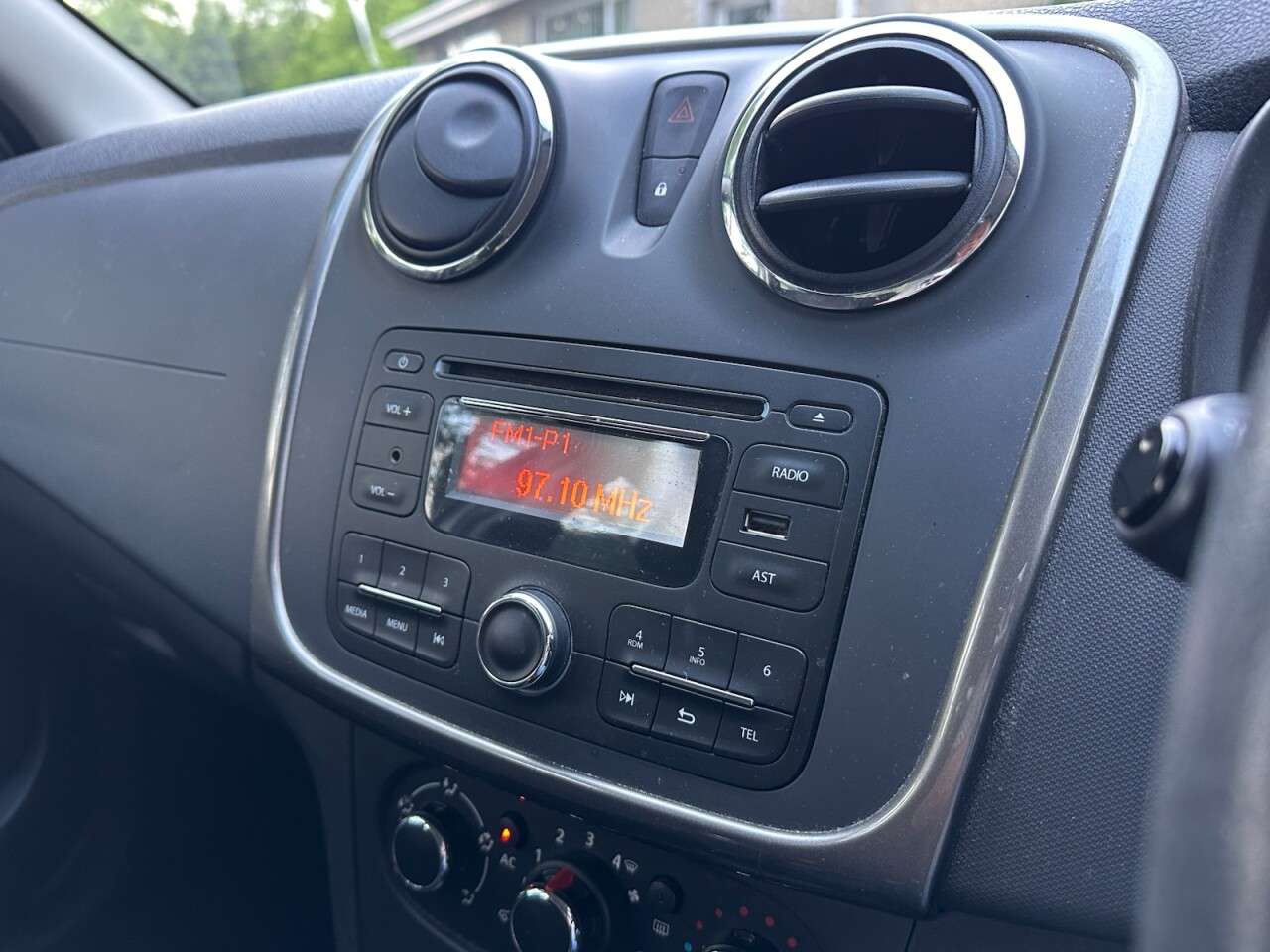 2015 DACIA SANDERO 2015 DACIA SANDERO