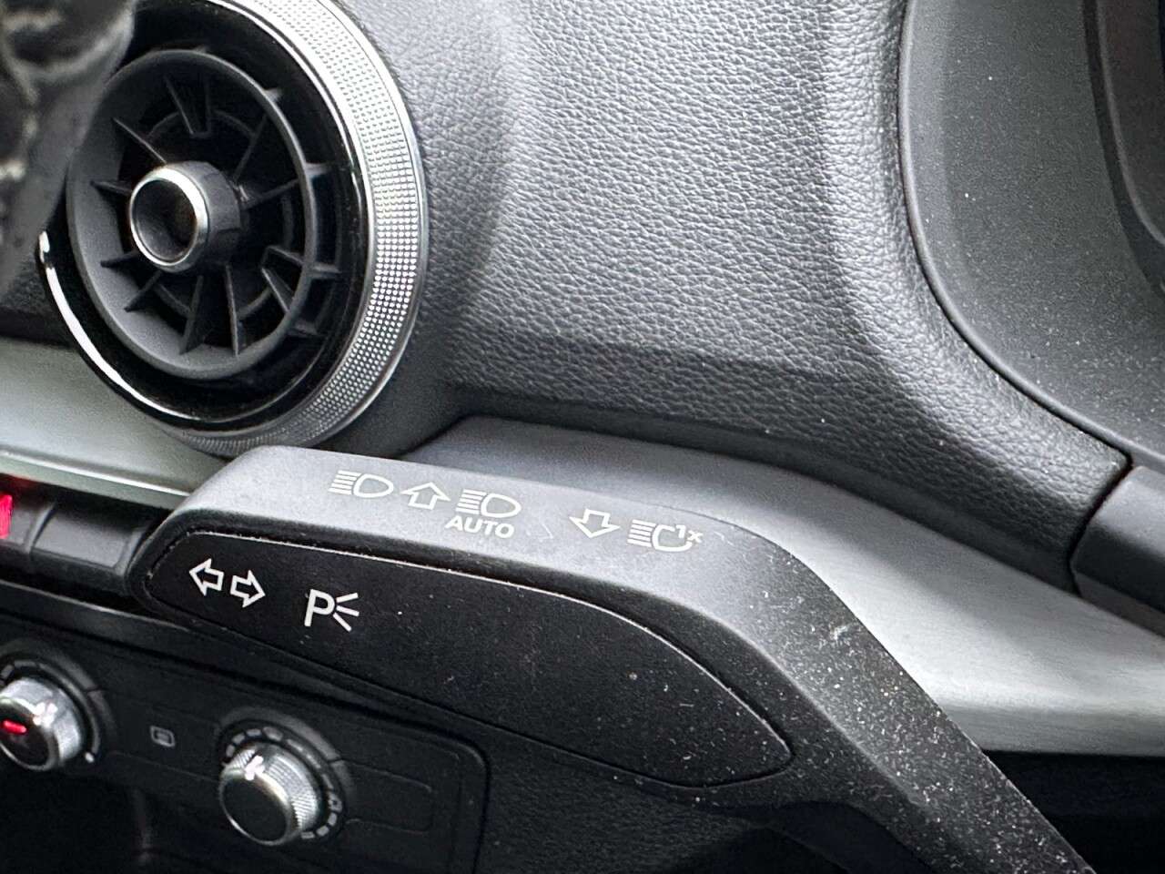 2023 AUDI Q2 2023 AUDI Q2