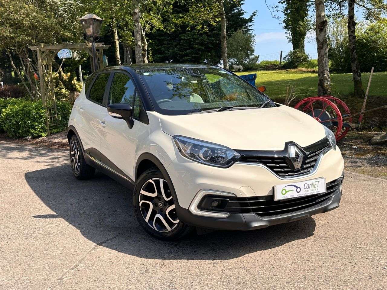 A 2019 RENAULT CAPTUR 0.9 TCe ENERGY Iconic SUV 5dr Petrol Manual Euro 6 (s/s) (90 ps) A 2019 RENAULT CAPTUR 0.9 TCe ENERGY Iconic SUV 5dr Petrol Manual Euro 6 (s/s) (90 ps)
