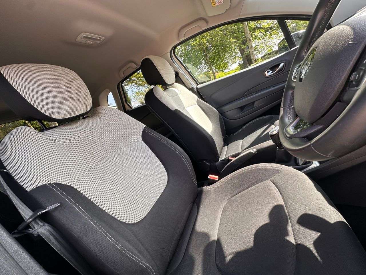 A 2019 RENAULT CAPTUR 0.9 TCe ENERGY Iconic SUV 5dr Petrol Manual Euro 6 (s/s) (90 ps) A 2019 RENAULT CAPTUR 0.9 TCe ENERGY Iconic SUV 5dr Petrol Manual Euro 6 (s/s) (90 ps)