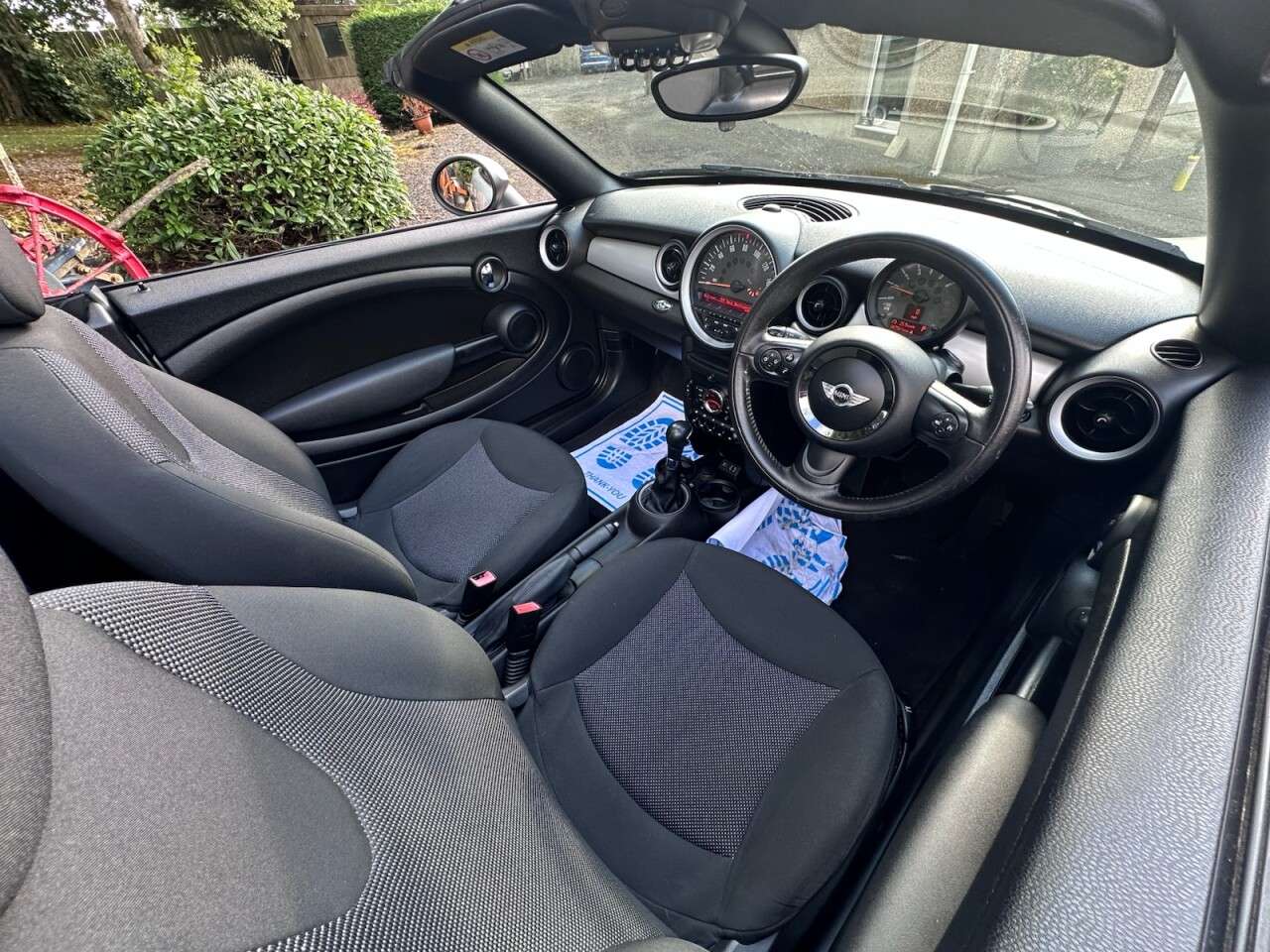 A 2014 MINI ROADSTER 1.6 Cooper Convertible 2dr Petrol Auto Euro 6 (122 ps) A 2014 MINI ROADSTER 1.6 Cooper Convertible 2dr Petrol Auto Euro 6 (122 ps)