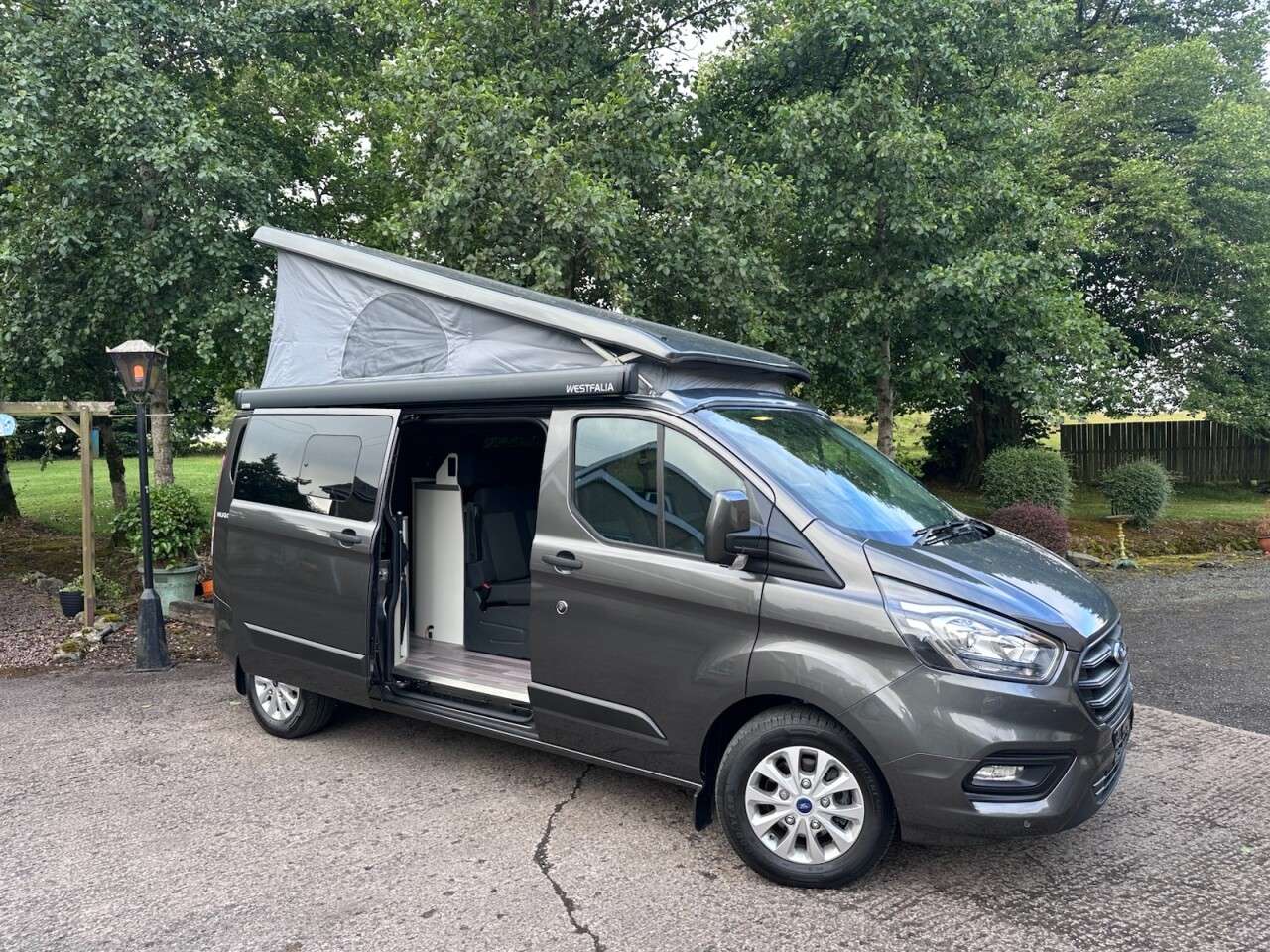 A 2023 FORD TRANSIT CUSTOM Nugget Plus LWB Campervan Auto 182 BHP A 2023 FORD TRANSIT CUSTOM Nugget Plus LWB Campervan Auto 182 BHP