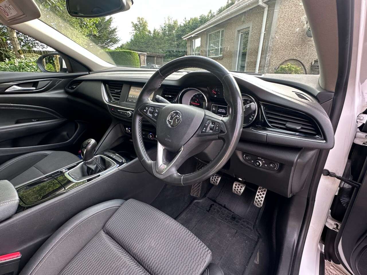 A 2018 VAUXHALL INSIGNIA 1.5i Turbo SRi Grand Sport 5dr Petrol Manual Euro 6 (s/s) (165 ps) A 2018 VAUXHALL INSIGNIA 1.5i Turbo SRi Grand Sport 5dr Petrol Manual Euro 6 (s/s) (165 ps)