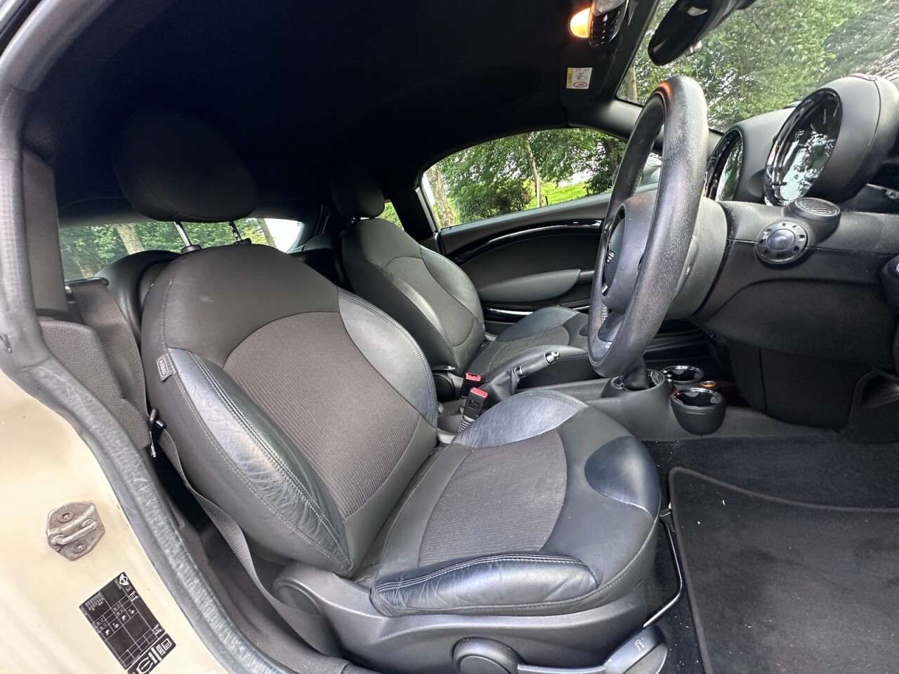 A 2015 MINI COUPE 1.6 Cooper Coupe 2dr Petrol Manual Euro 6 (s/s) (122 ps) A 2015 MINI COUPE 1.6 Cooper Coupe 2dr Petrol Manual Euro 6 (s/s) (122 ps)
