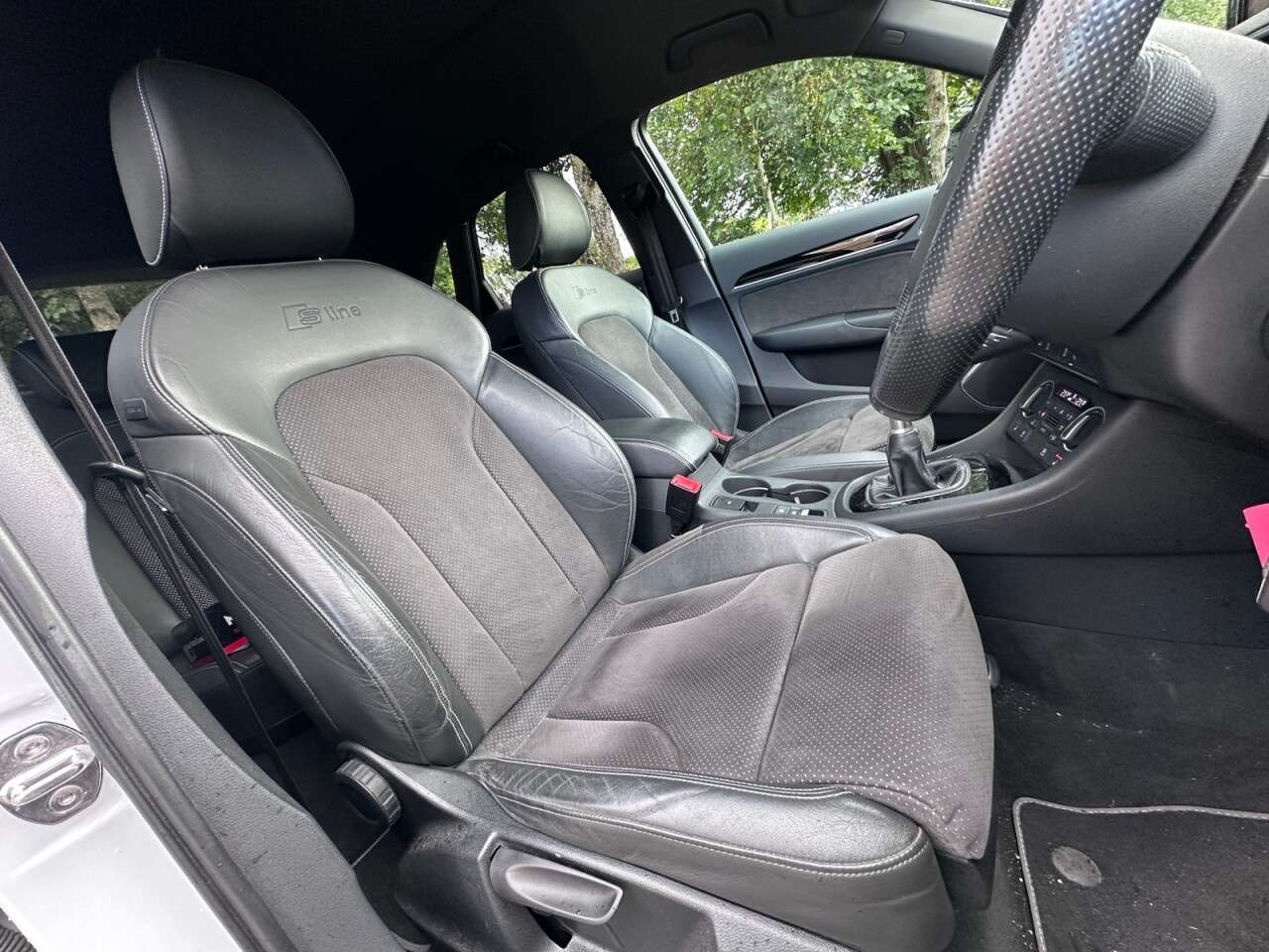 A 2019 AUDI Q3 2.0 TDI Black Edition SUV 5dr Diesel Manual Euro 6 (s/s) (150 ps) A 2019 AUDI Q3 2.0 TDI Black Edition SUV 5dr Diesel Manual Euro 6 (s/s) (150 ps)