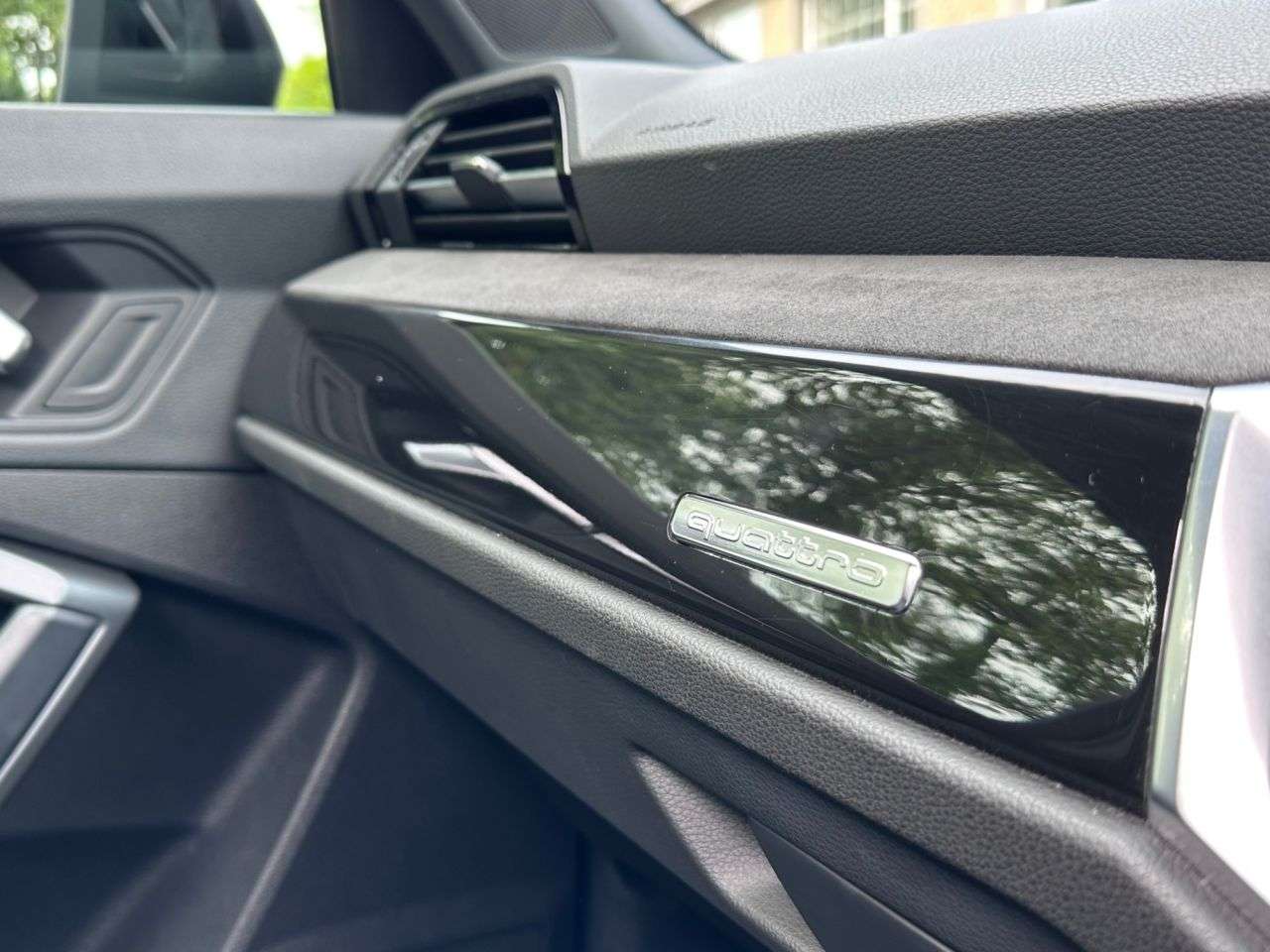 2020 AUDI RS Q3 2020 AUDI RS Q3