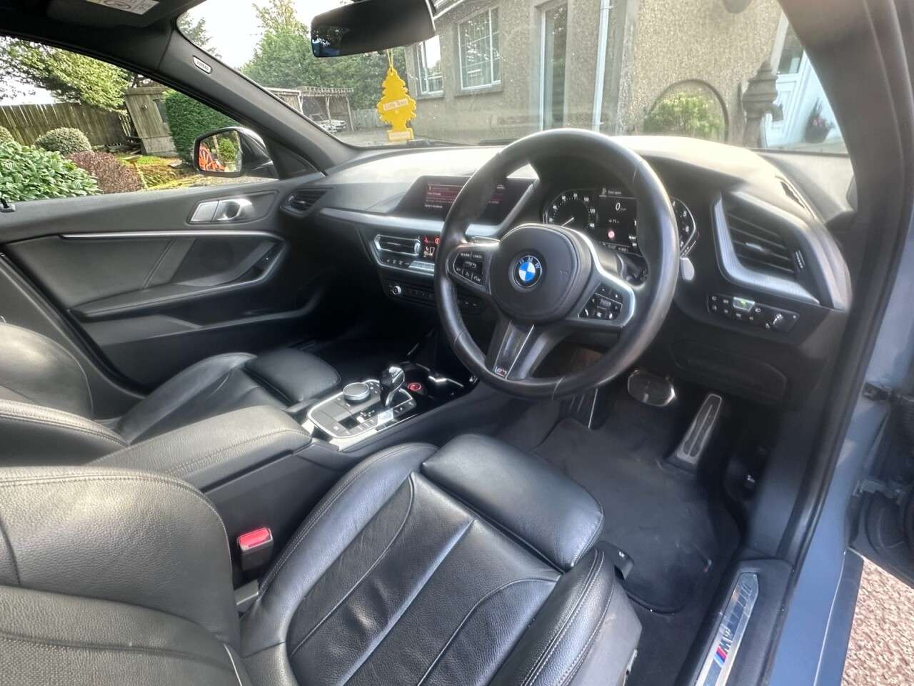 A 2020 BMW 1 SERIES 1.5 118i M Sport Hatchback 5dr Petrol DCT Euro 6 (s/s) (140 ps) A 2020 BMW 1 SERIES 1.5 118i M Sport Hatchback 5dr Petrol DCT Euro 6 (s/s) (140 ps)