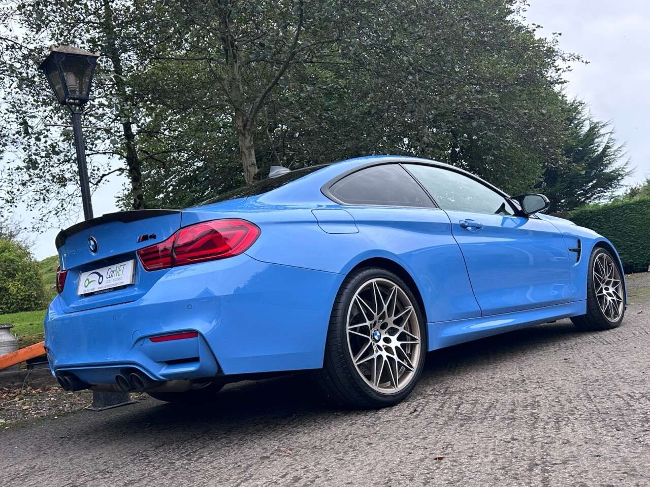 2017 BMW M4 2017 BMW M4