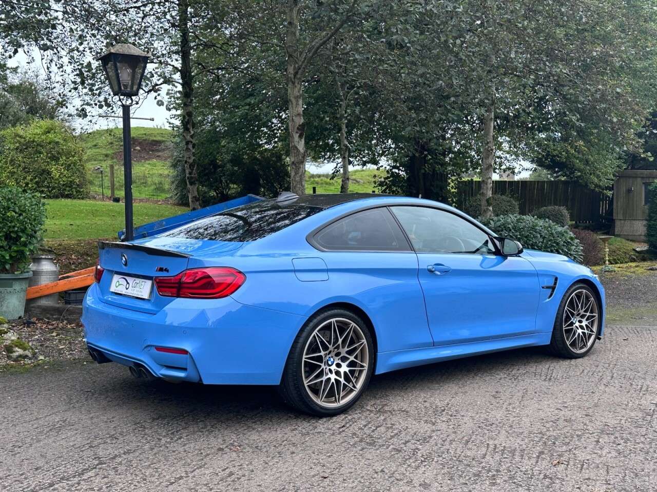 2017 BMW M4 2017 BMW M4