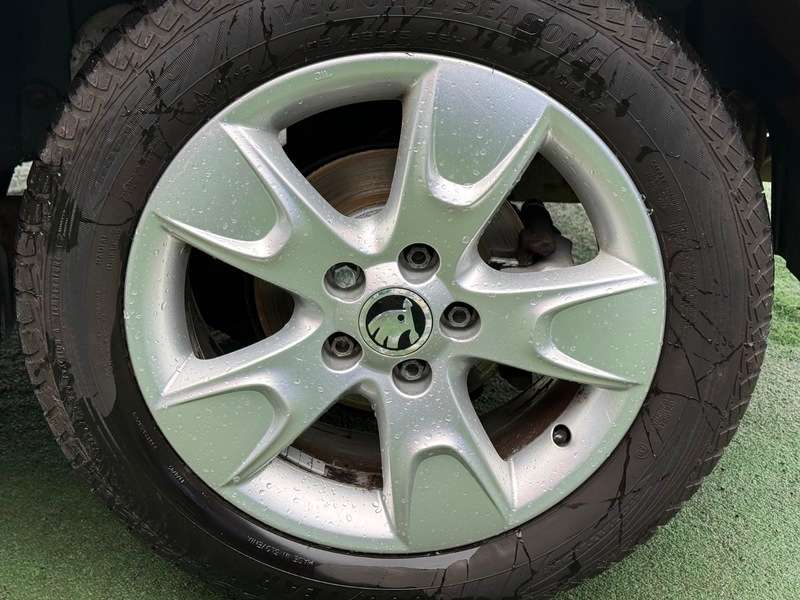 2015 SKODA ROOMSTER 2015 SKODA ROOMSTER