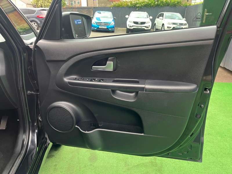 2013 KIA VENGA 2013 KIA VENGA