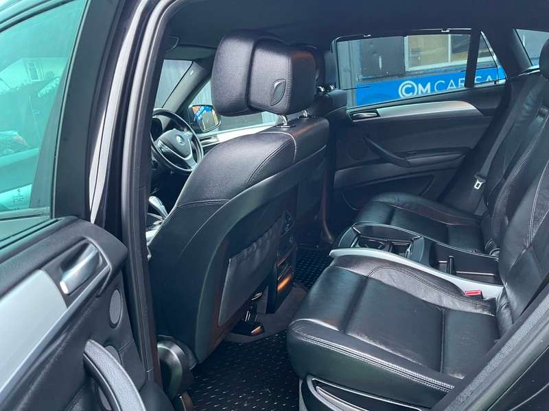 2011 BMW X6 2011 BMW X6