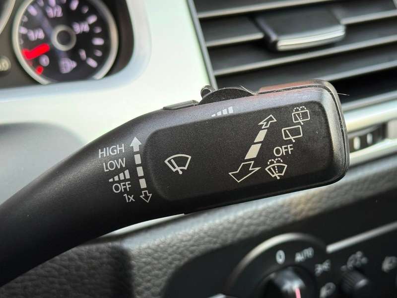 2011 VOLKSWAGEN TOUAREG 2011 VOLKSWAGEN TOUAREG