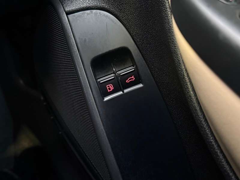 2011 VOLKSWAGEN EOS 2011 VOLKSWAGEN EOS