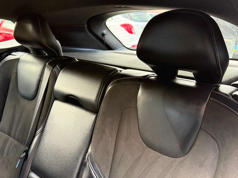 2015 VOLVO V40 2015 VOLVO V40