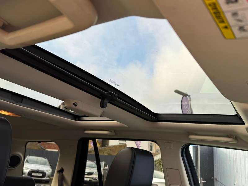 A 2012 LAND ROVER FREELANDER 2.2 SD4 HSE SUV 5dr Diesel CommandShift 4WD Euro 5 (190 ps) A 2012 LAND ROVER FREELANDER 2.2 SD4 HSE SUV 5dr Diesel CommandShift 4WD Euro 5 (190 ps)