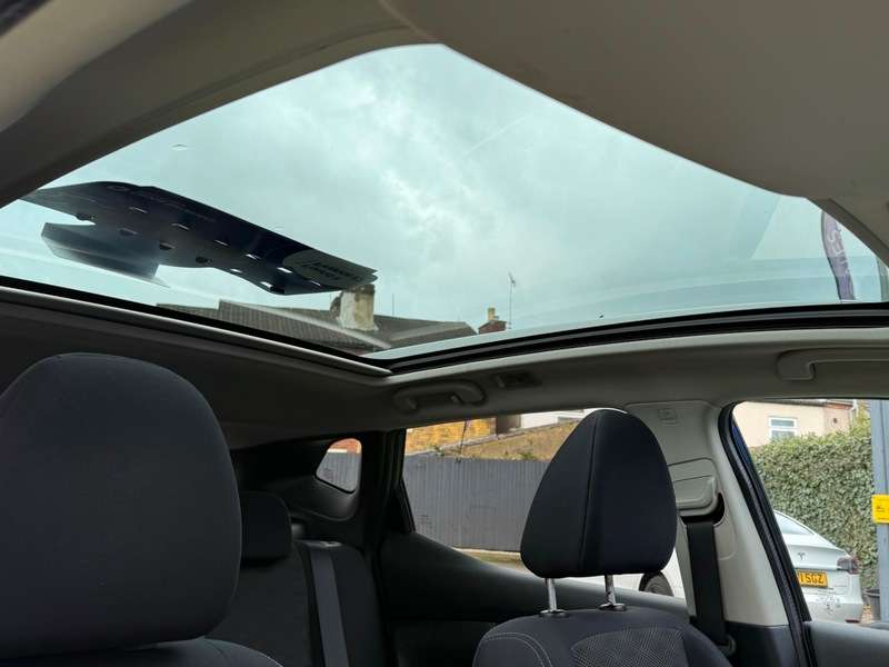 A 2016 NISSAN QASHQAI 1.5 dCi N-Connecta SUV 5dr Diesel Manual 2WD Euro 6 (s/s) (110 ps) A 2016 NISSAN QASHQAI 1.5 dCi N-Connecta SUV 5dr Diesel Manual 2WD Euro 6 (s/s) (110 ps)