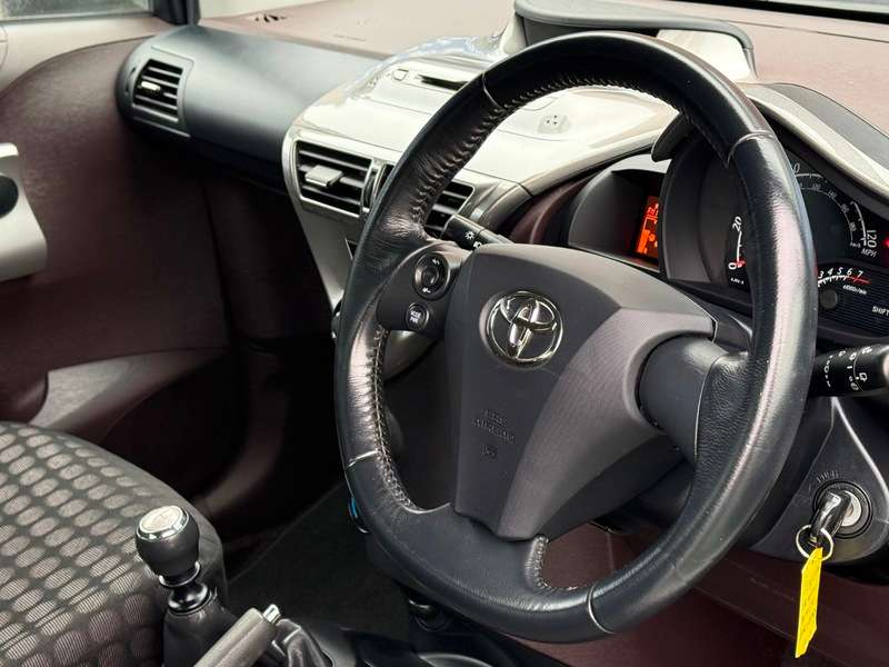 A 2010 TOYOTA IQ 1.0 VVT-i Hatchback 3dr Petrol Manual Euro 4 (68 bhp) A 2010 TOYOTA IQ 1.0 VVT-i Hatchback 3dr Petrol Manual Euro 4 (68 bhp)