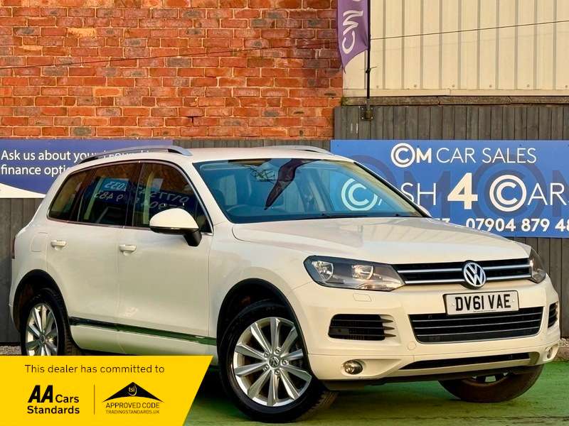 A 2011 VOLKSWAGEN TOUAREG 3.0 TDI V6 BlueMotion Tech SE SUV 5dr Diesel Tiptronic 4WD Euro 5 (s/s) (245 ps) A 2011 VOLKSWAGEN TOUAREG 3.0 TDI V6 BlueMotion Tech SE SUV 5dr Diesel Tiptronic 4WD Euro 5 (s/s) (245 ps)