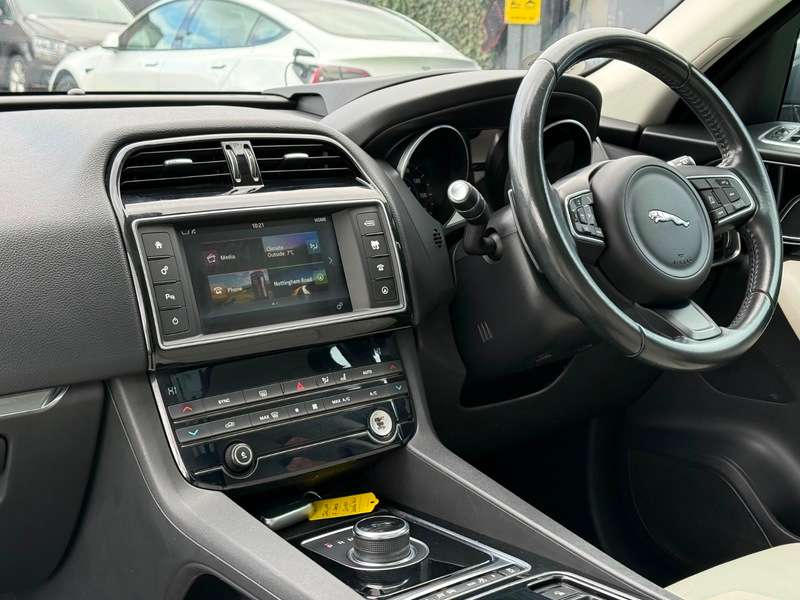 2016 JAGUAR F-PACE 2016 JAGUAR F-PACE