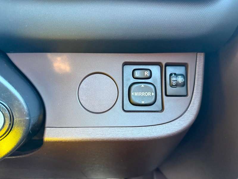 2010 TOYOTA IQ 2010 TOYOTA IQ