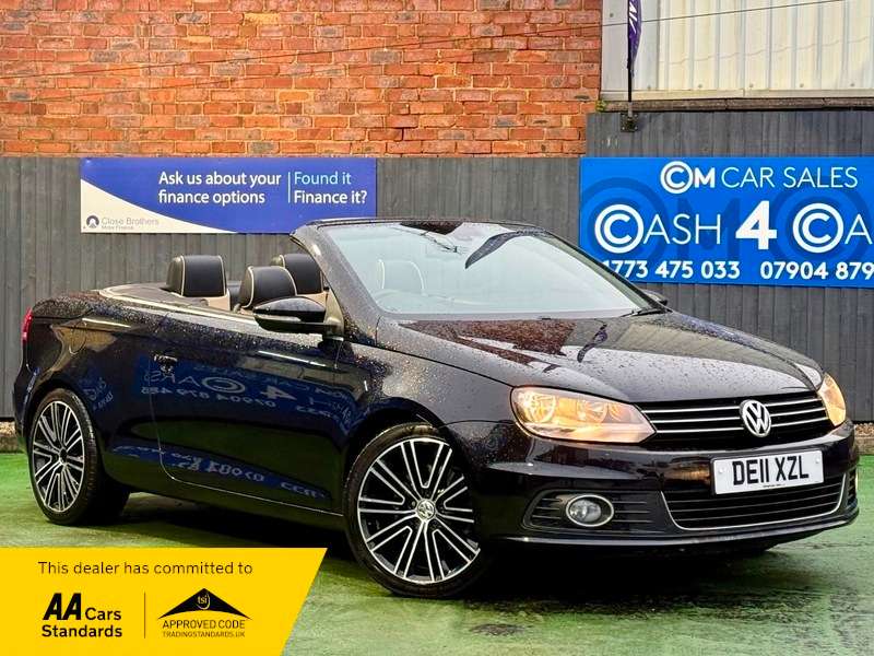A 2011 VOLKSWAGEN EOS 2.0 TDI BlueMotion Tech Exclusive Cabriolet 2dr Diesel DSG Euro 5 (s/s) (140 ps) A 2011 VOLKSWAGEN EOS 2.0 TDI BlueMotion Tech Exclusive Cabriolet 2dr Diesel DSG Euro 5 (s/s) (140 ps)