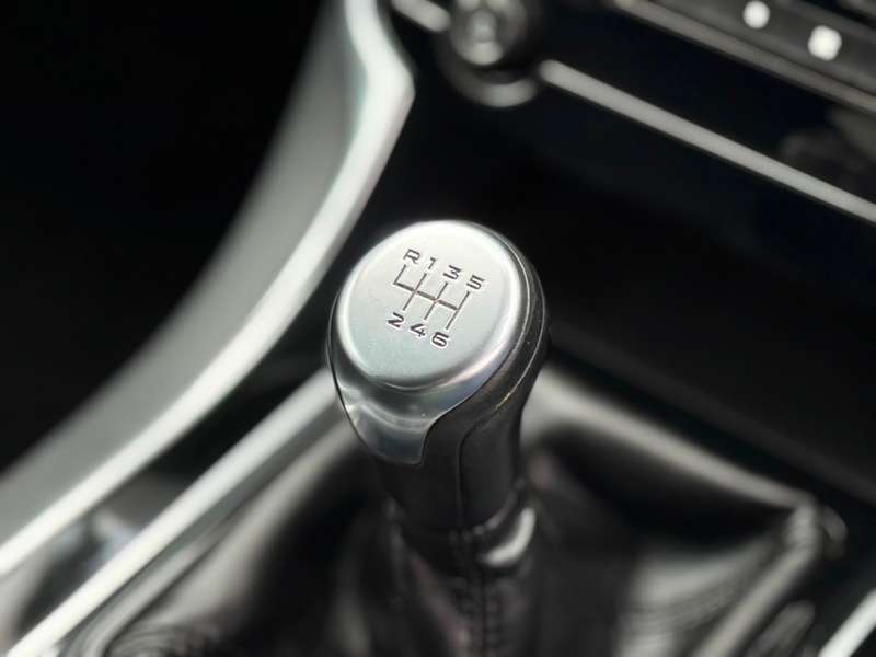 2015 JAGUAR XE 2015 JAGUAR XE