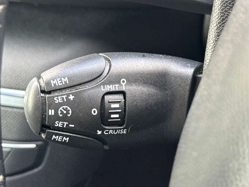 2016 PEUGEOT 308 2016 PEUGEOT 308