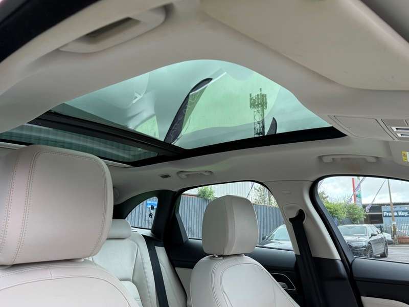 A 2016 JAGUAR F-PACE 2.0 D180 Prestige SUV 5dr Diesel Auto AWD Euro 6 (s/s) (180 ps) A 2016 JAGUAR F-PACE 2.0 D180 Prestige SUV 5dr Diesel Auto AWD Euro 6 (s/s) (180 ps)