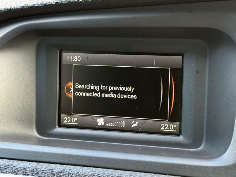 2015 VOLVO V40 2015 VOLVO V40