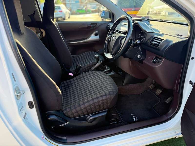 2010 TOYOTA IQ 2010 TOYOTA IQ