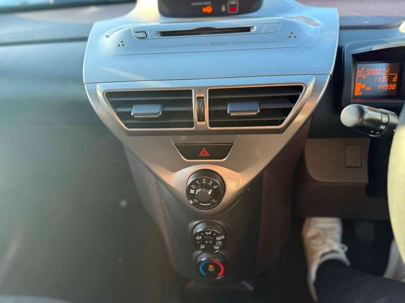 2010 TOYOTA IQ 2010 TOYOTA IQ